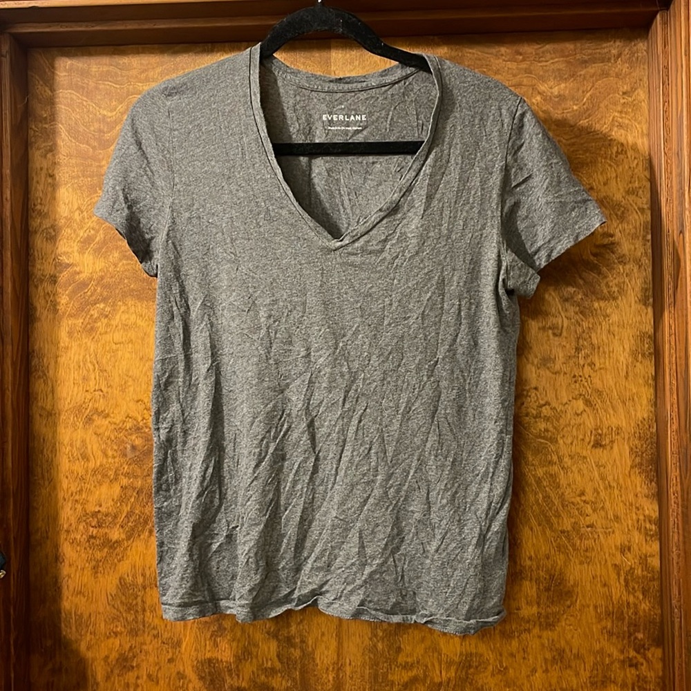 Everlane gray women’s tee  *same in white available! Bundle for deal!*